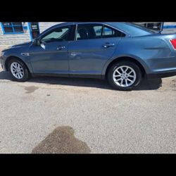 2010 Ford Taurus