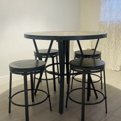 High top Dinning Table With 4 Spinning Chairs 