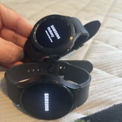 2 Galaxy Watches 