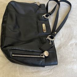 Coach Purse With Black Color 