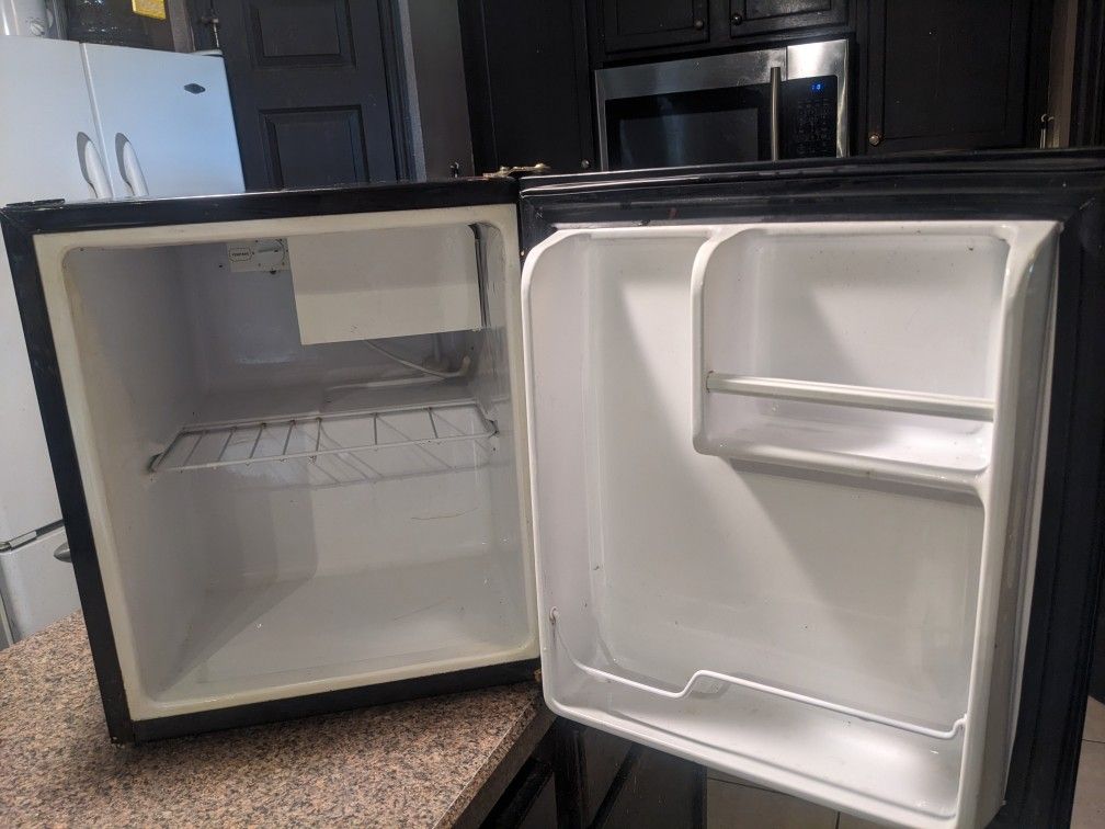 Dorm Mini Fridge