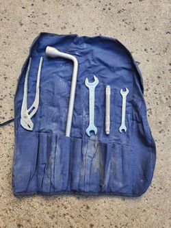 Mercedes Benz W124 Tool Kit