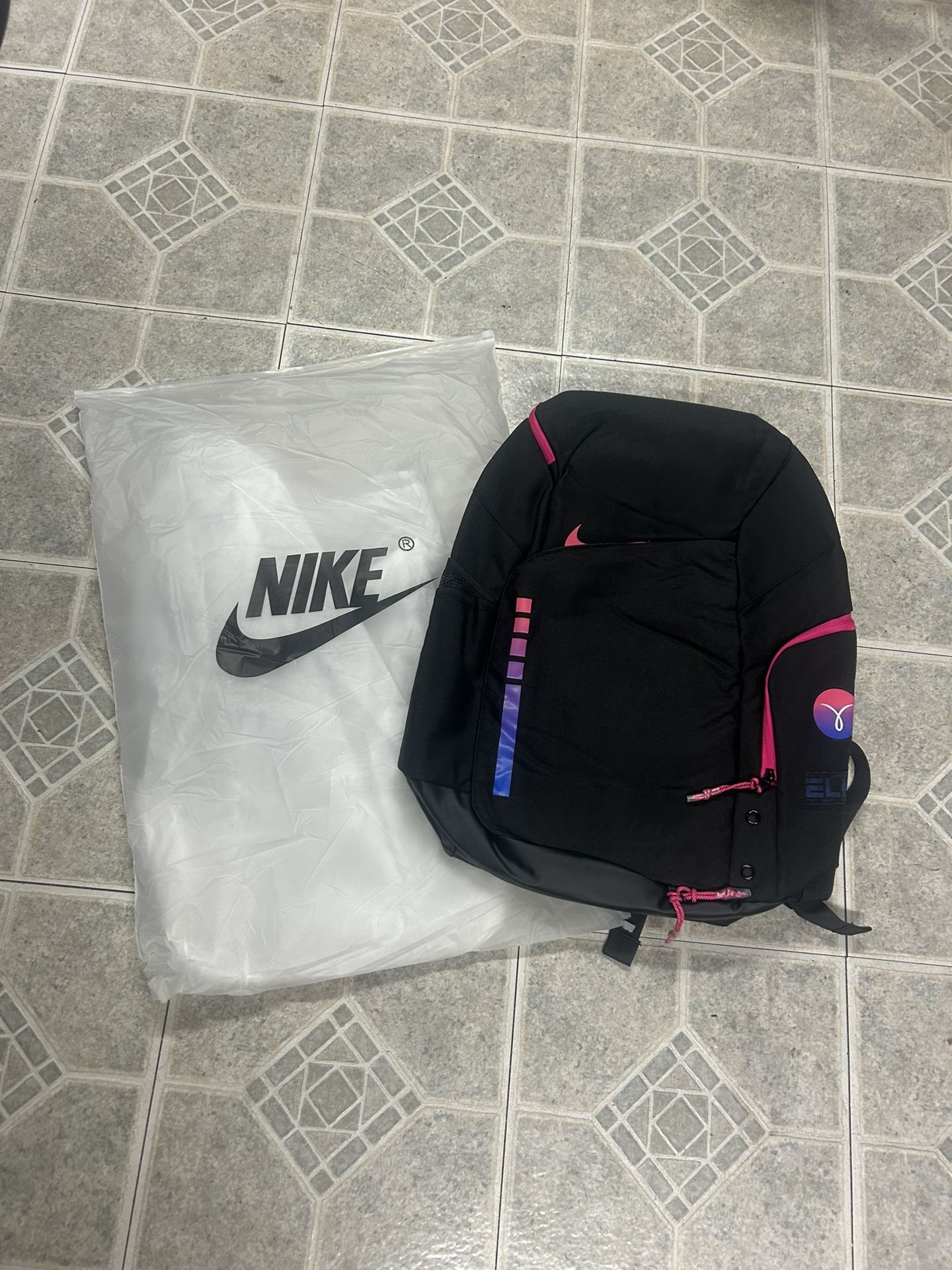 Nike Men’s Elite Backpack (Black/MultiColor)