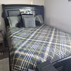Queen Bed 