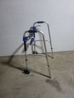 Drive Medical Deluxe Trigger Release Folding Walker