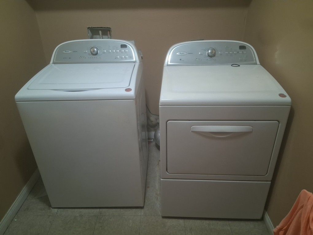 Whirlpool Washer And Gas Dryer