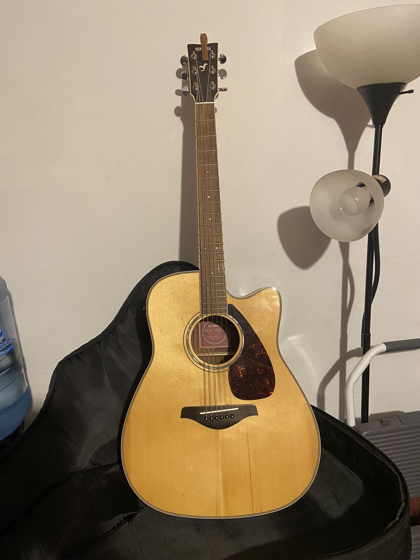 Yamaha FGX730SCA guitar