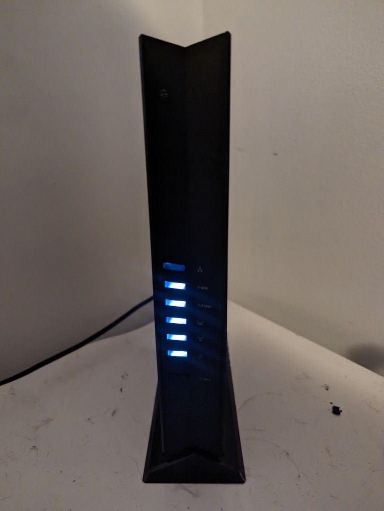 NETGEAR - EAX20 AX1800 Wi-Fi 6 Mesh Desktop Range Extender and Signal Booster