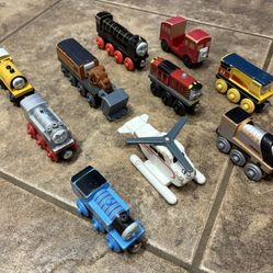 10 Wooden Thomas Trains