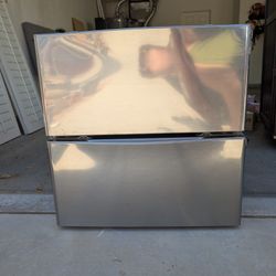 LG Washer and Dryer pedestals