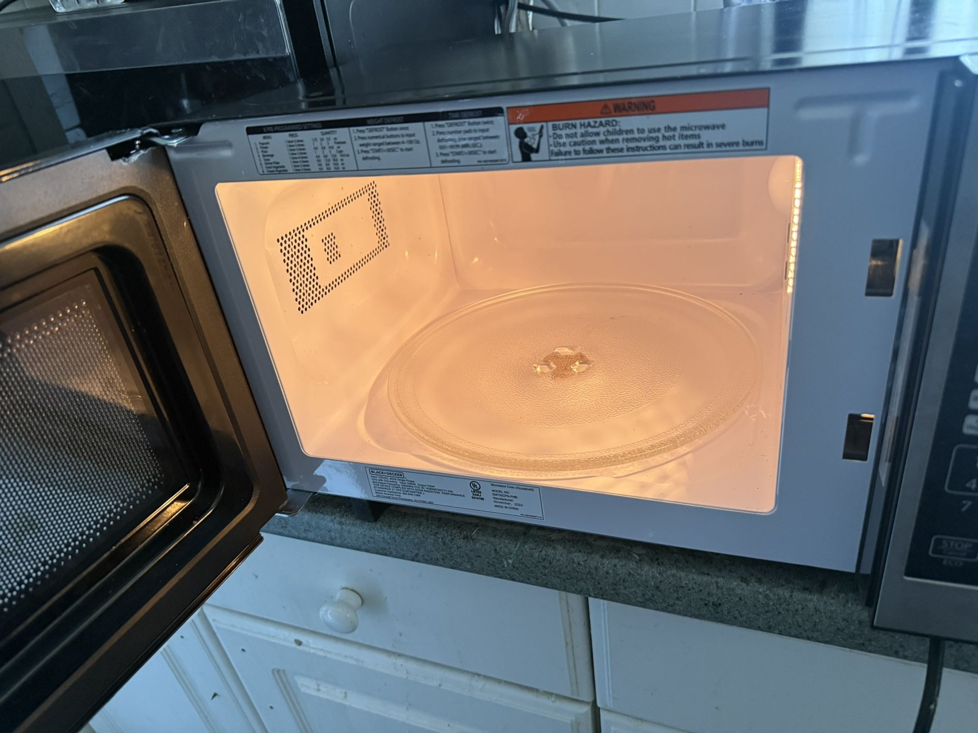 Microwave Oven 