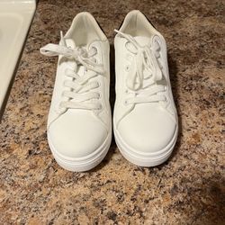 Madden Shoes Size 8