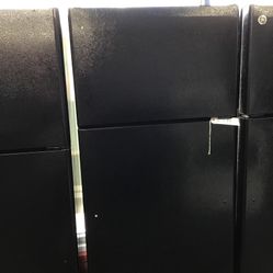 GE 18 Cu Ft Top And Bottom Fridge. 1 year Warranty 