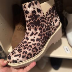 Leaped Wedges Like New Sz 8 1/2