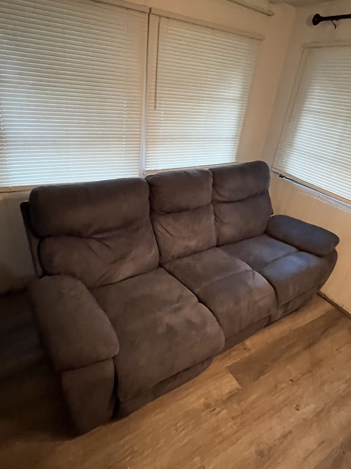 Motion Ease - Forrest Double Reclining Sofa And Matching Recliner in Grey