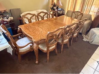 Luxury eight seat dining table with China