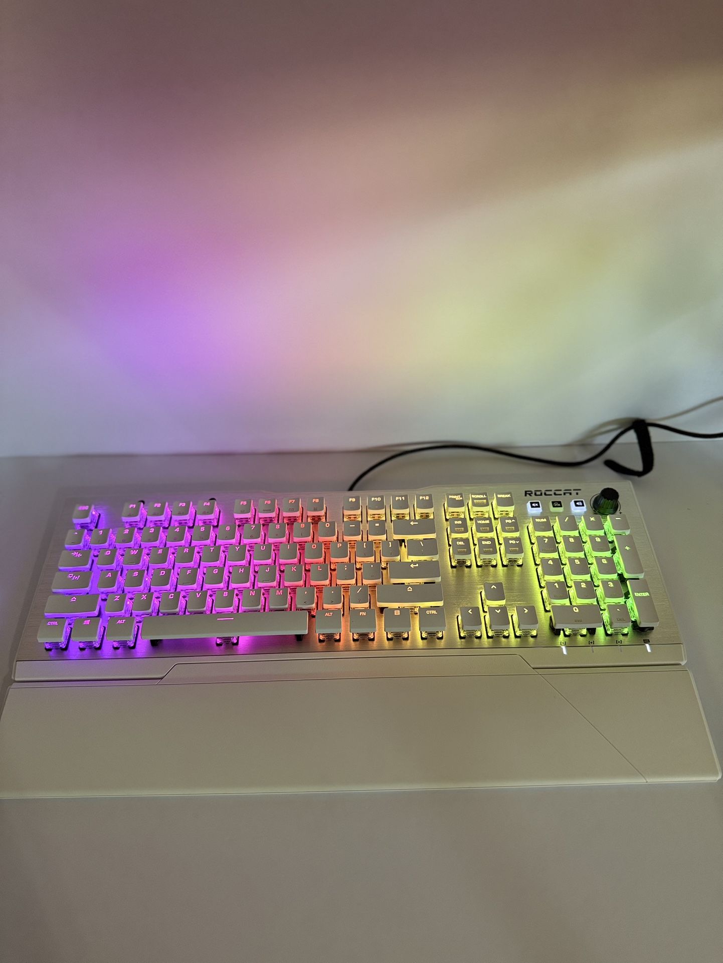 ROCCAT Vulcan 122 Mechanical Gaming Keyboard – Like New, Premium RGB