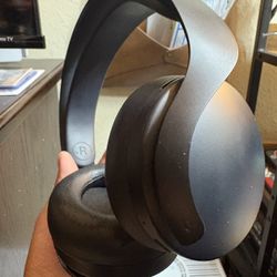 PS5 Wiresless Headphones Used For Sale