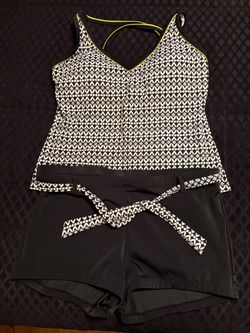 Two-Piece Tankini Swimsuit with Shorts
