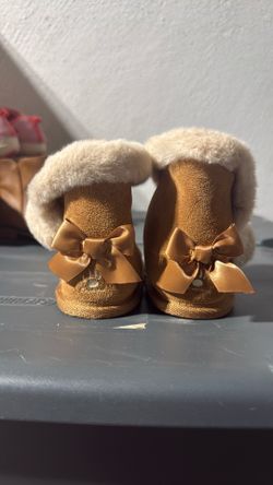 Bear Paw Booties - 6-12m