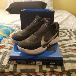 Nike adapt size 13 worn 2 times