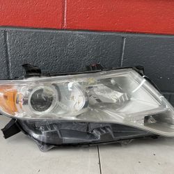 2009 2010 2011 2012 2013 TOYOTA VENZA RIGHT HEADLIGHT OEM