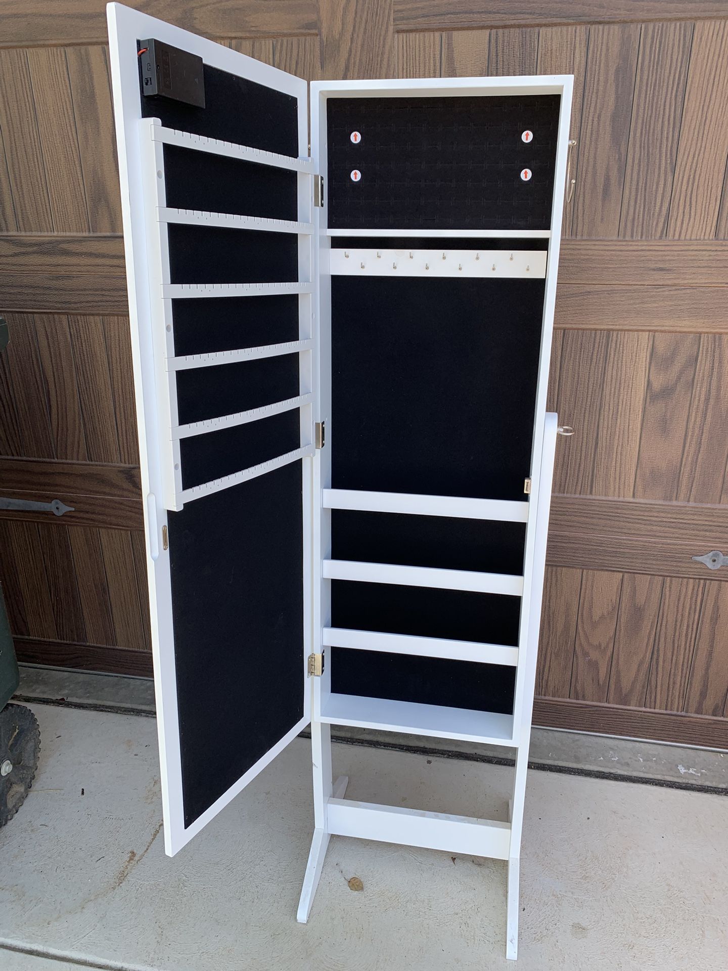 Jewelry Cabinet/mirror and Lights