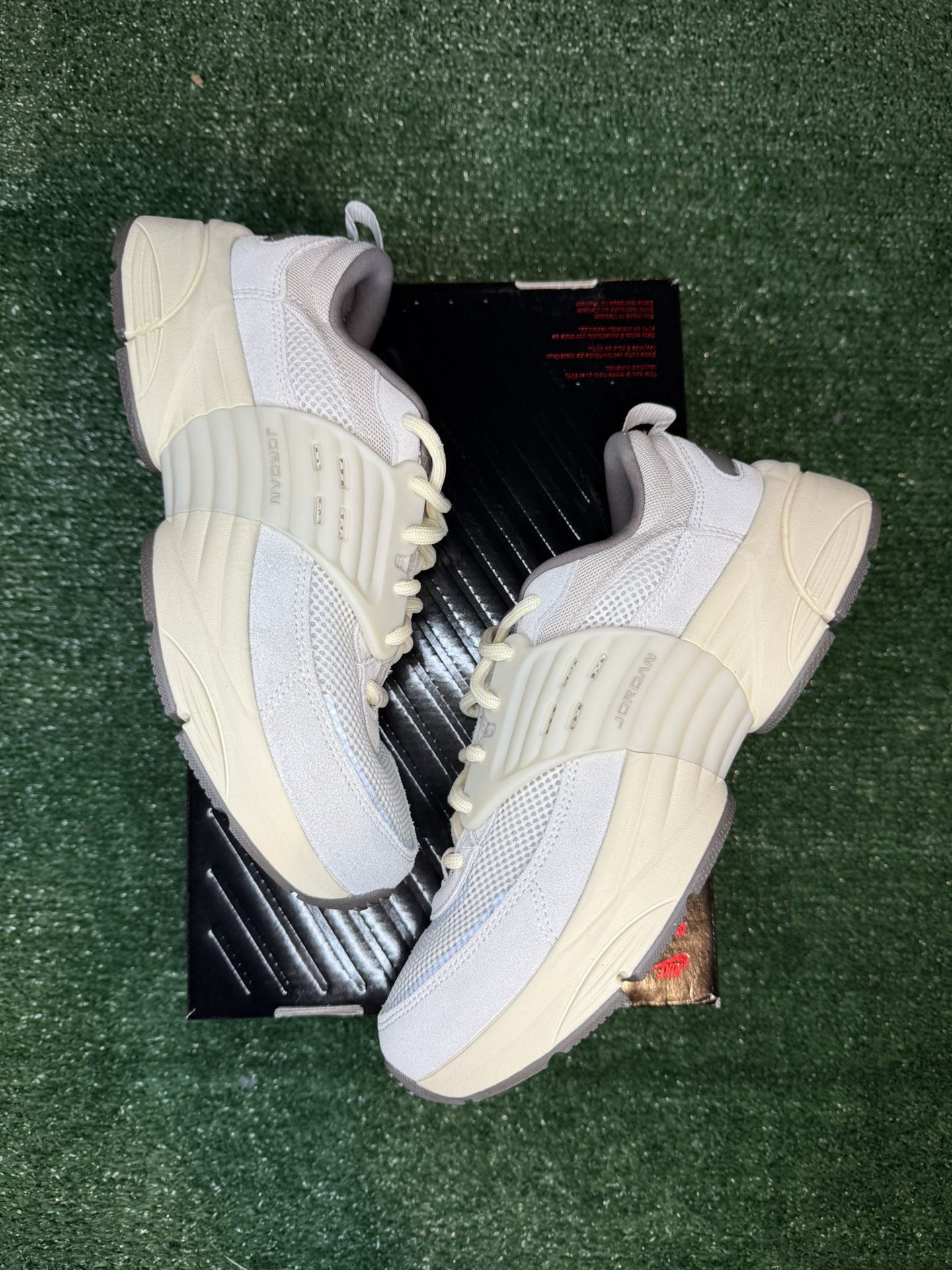 NEW Air Jordan Trunner 'Light Orewood Brown' Men’s Size 9 IB3722-101