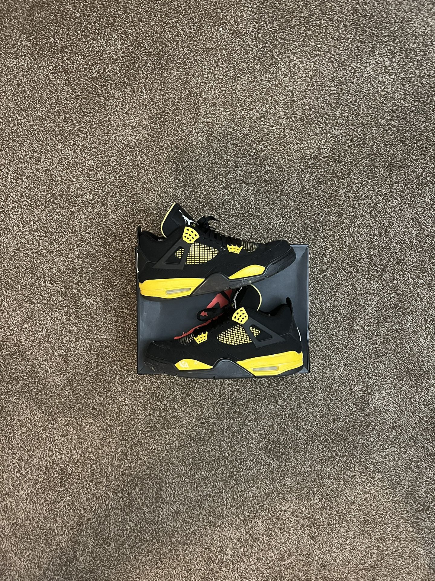 Jordan 4 Thunder 2012 Size 11