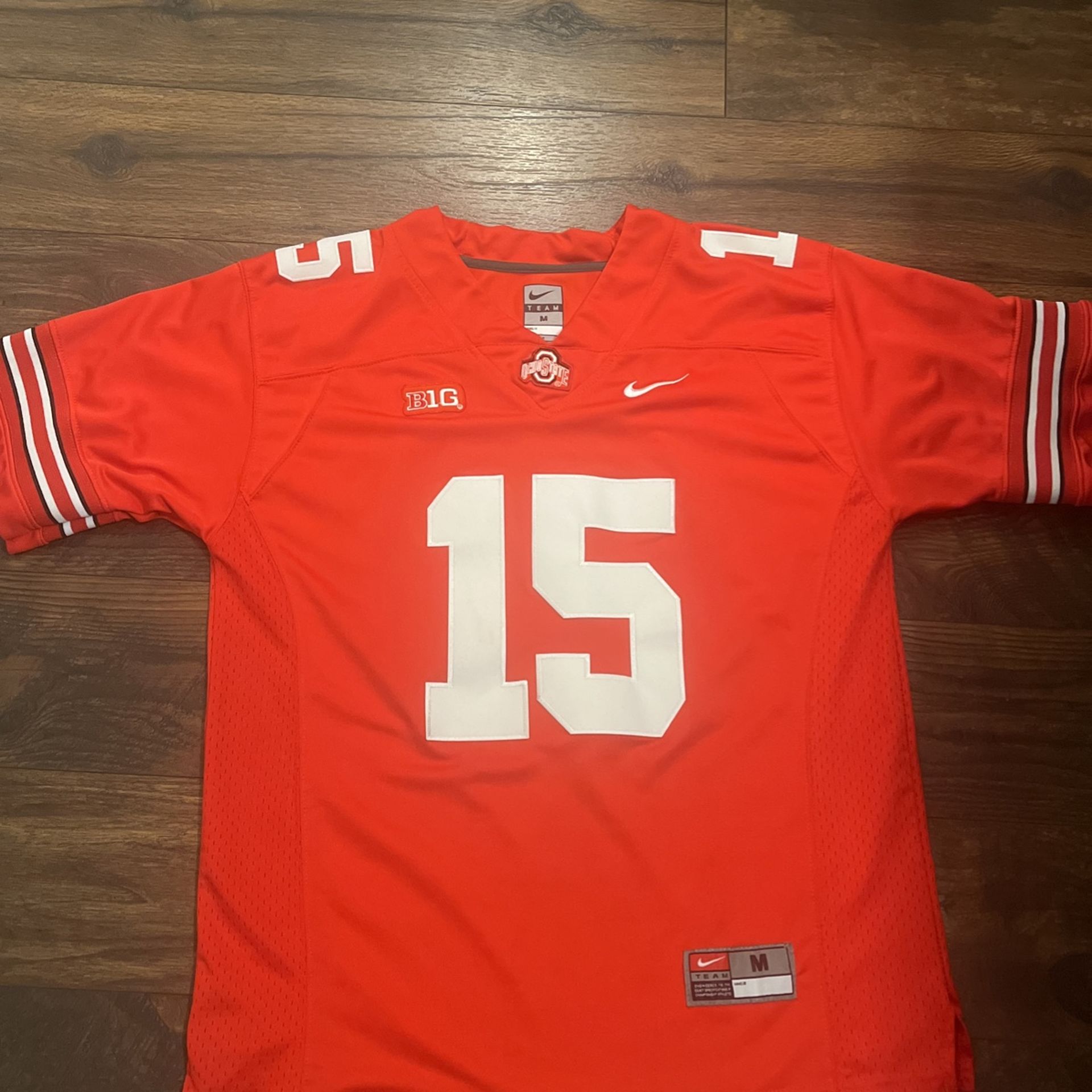 Ezekiel Elliott Ohio State College Jersey for Sale in Geneva, IL - OfferUp