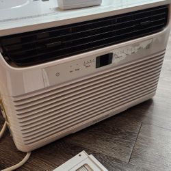 Frigidaire Window window AC 8,000 BTU
