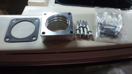 Throttle body spacer kit for Jeep