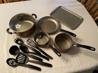 The Pioneer Woman 12-Piece Classic Belly Ceramic Cookware Set, Porcelain  Enamel, Ombre Teal for Sale in New Franklin, OH - OfferUp