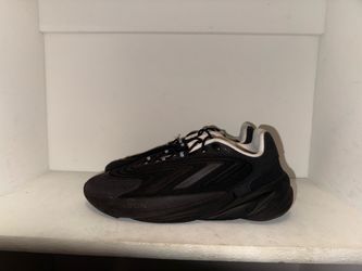 Adidas men’s ozelias sneaker