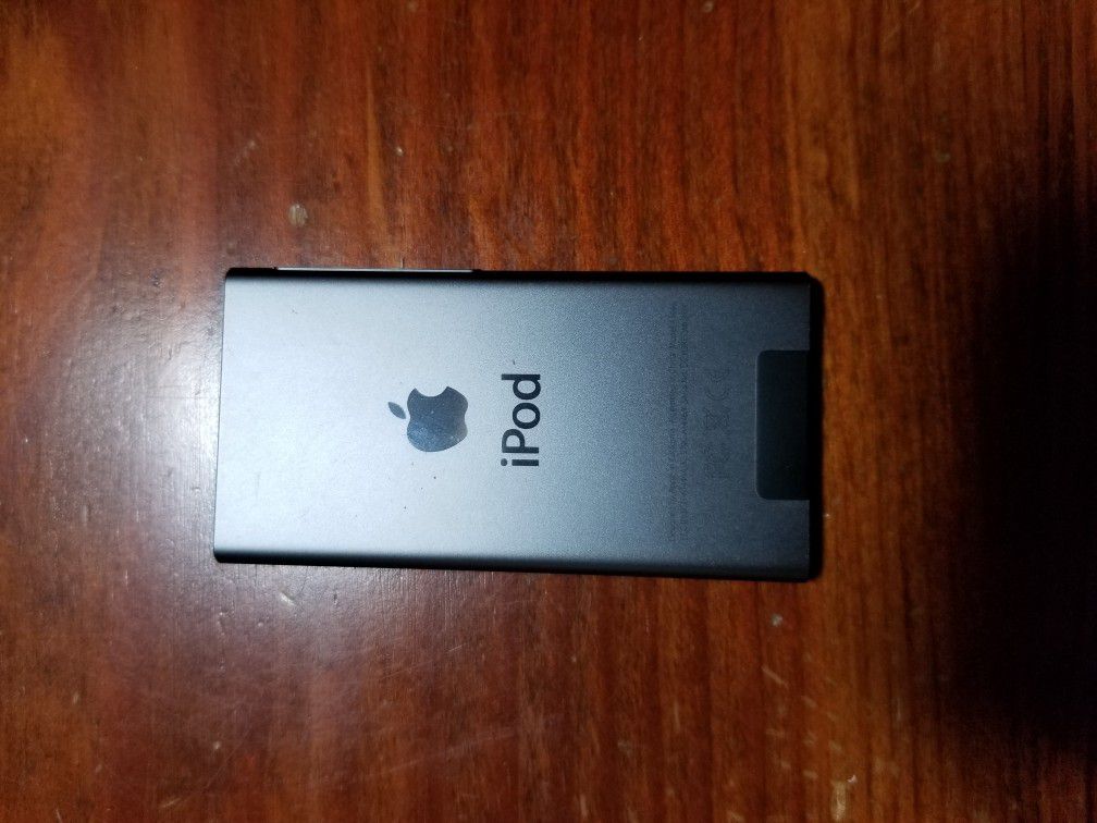 iPod Nano 7th Generation Mid-2015 16gb Space Gray Lightly Used