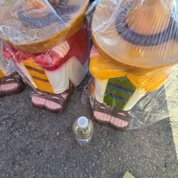 Large Poncho Statue Sont Delete