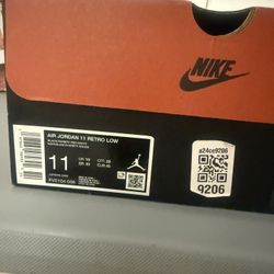 Jordan 11 Low Bred