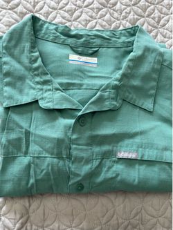 Men’s shirt size XL
