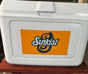 Rubbermaid Sunkist Branded Cooler