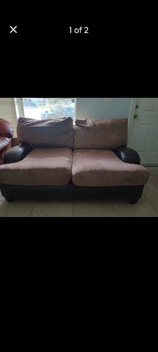 LOVE SEAT COUCH