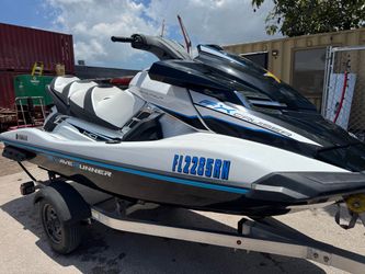 Yamaha FX Cruiser HO WaveRunner Jet Ski