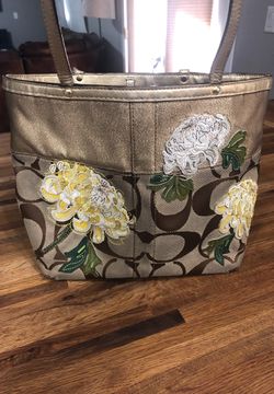 Coach purse, wallet, and pouch for Sale in Phoenix, AZ - OfferUp