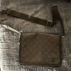 Louis Vuitton Man Bag 