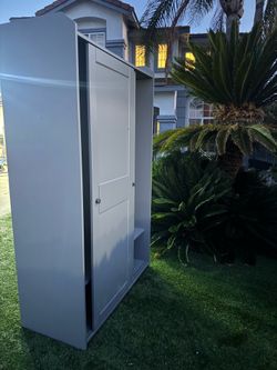 FREE WARDROBE