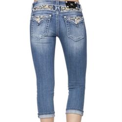 MISS ME Wings & Flowers Cut Out Embellished Signature Cuffed Capri Jeans