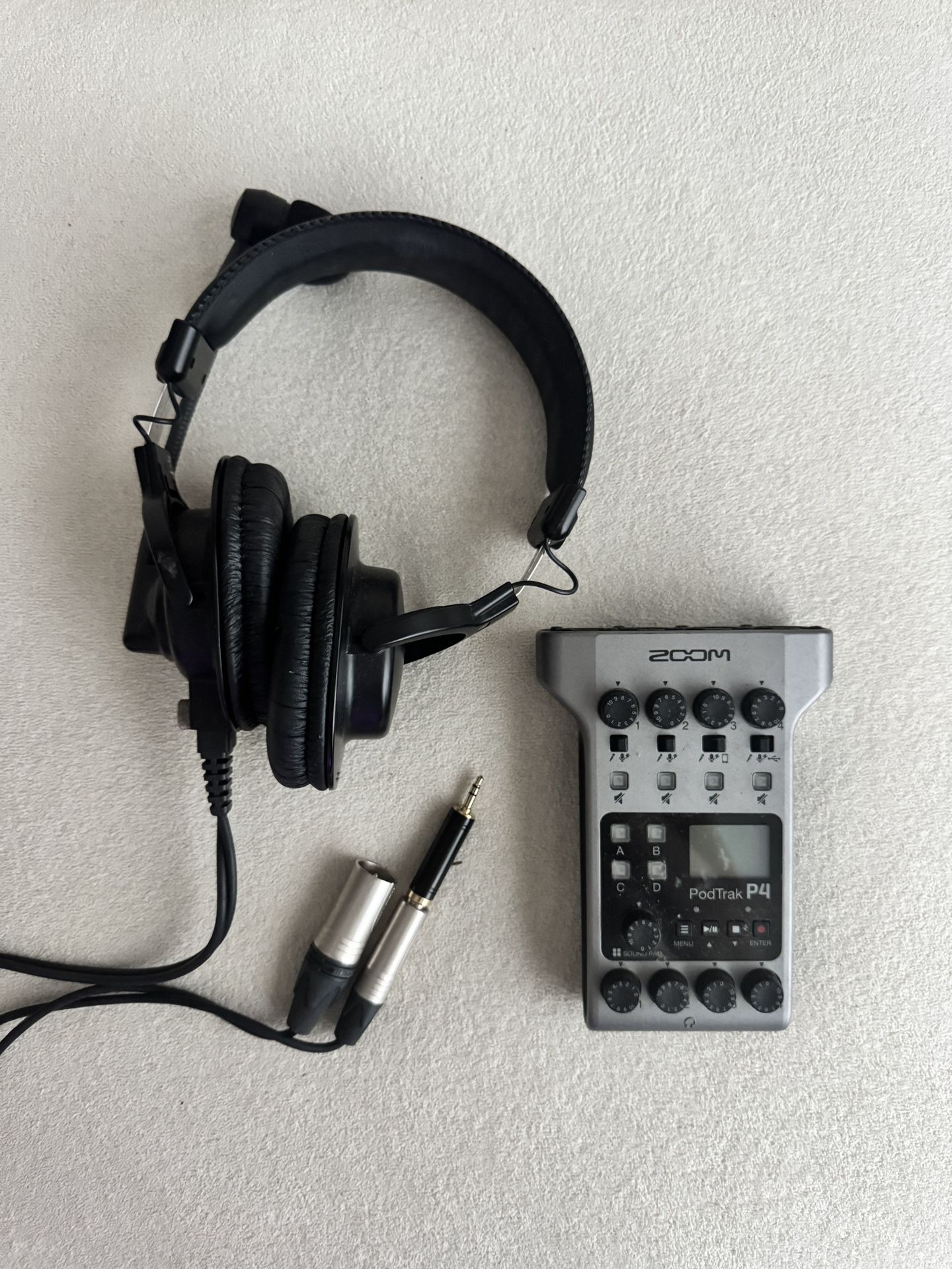 Zoom Pod Track P4 & Audio Technica Headphones W/ 