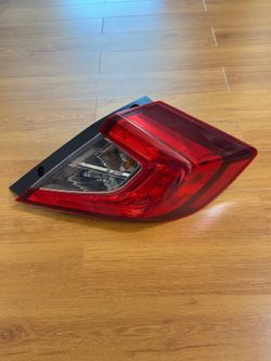 2018 Honda Civic Passenger Side Rear Taillight (RH)