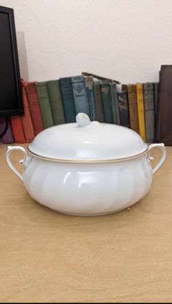 Mikasa fine China covered casserole, wedding band
