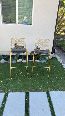 Gold Wire Bar Stools with Black Cushions – Set of 2  gorgeous style comfortable very good condition elegant