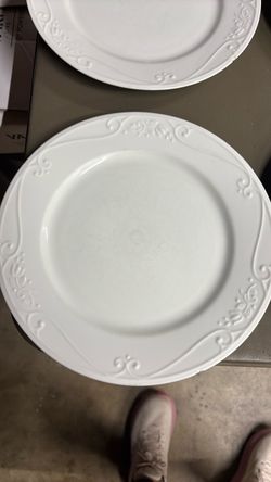 Princess house White Embossed Ceramic Dinner Plates Set of 2